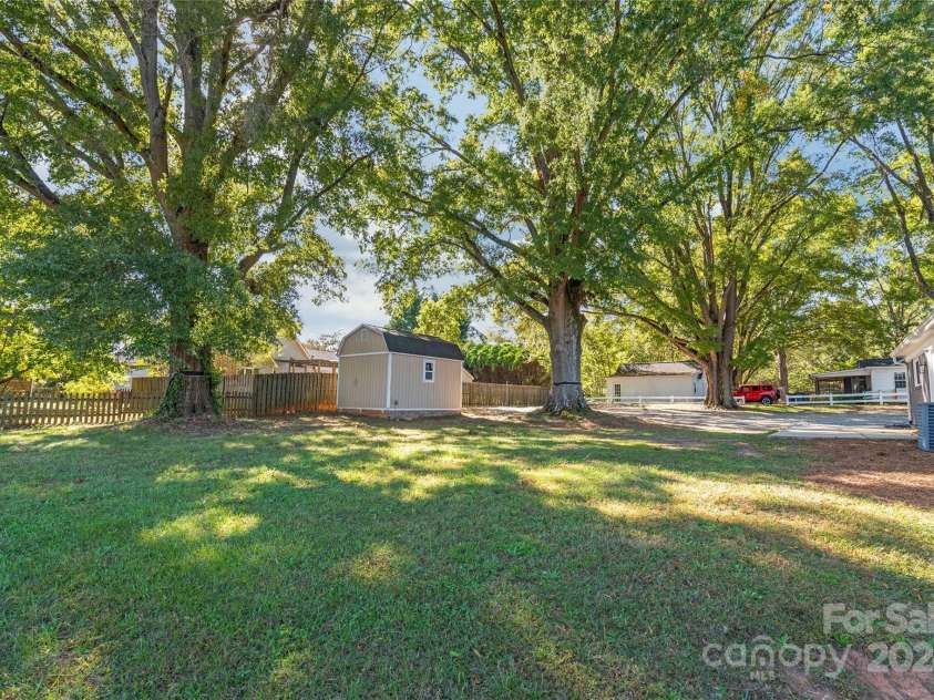 335 Davidson Highway, Concord, NC 28027.  MLS# CAR4179871, YatesRealty ID 7538. 