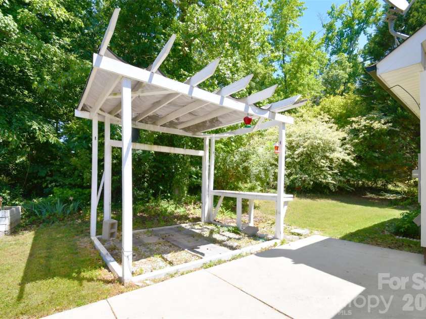 2041 Brantley Creek Drive, Kannapolis, NC 28083.  MLS# CAR4379121, YatesRealty ID 7539. 