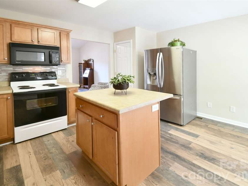 2041 Brantley Creek Drive, Kannapolis, NC 28083.  MLS# CAR4379121, YatesRealty ID 7539. Photo has been digitally staged*