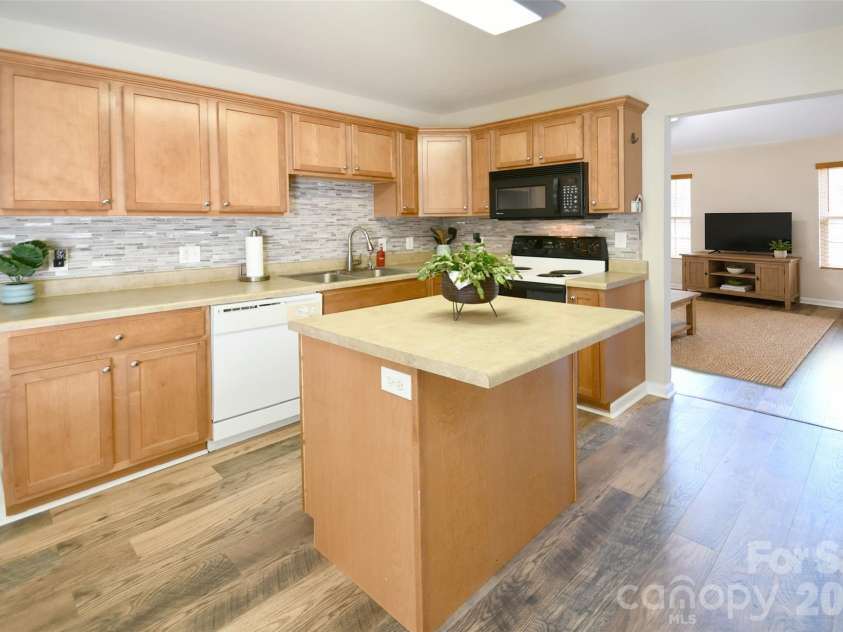 2041 Brantley Creek Drive, Kannapolis, NC 28083.  MLS# CAR4379121, YatesRealty ID 7539. Photo has been digitally staged*