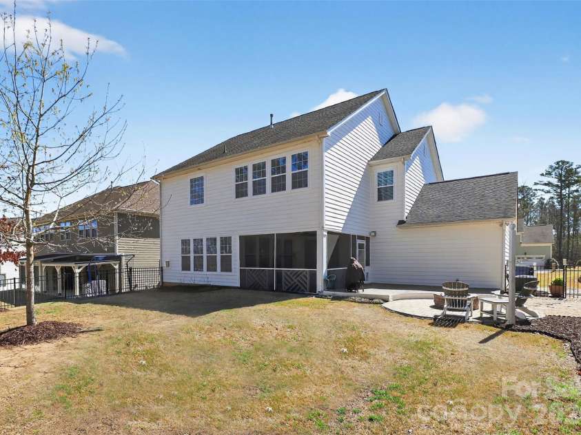 1818 Sutter Creek Drive, Waxhaw, NC 28173.  MLS# CAR4359258, YatesRealty ID 7541. 