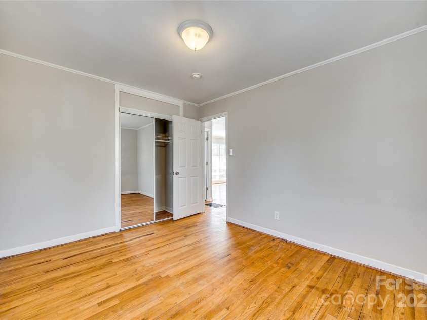 2123 Purser Drive, Charlotte, NC 28215.  MLS# CAR4227473, YatesRealty ID 7542. 