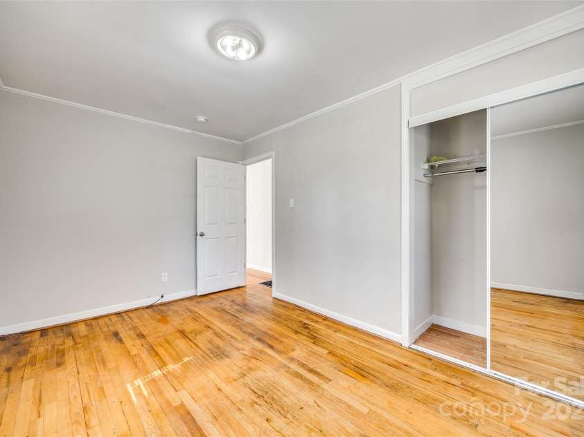 2123 Purser Drive, Charlotte, NC 28215.  MLS# CAR4227473, YatesRealty ID 7542. 