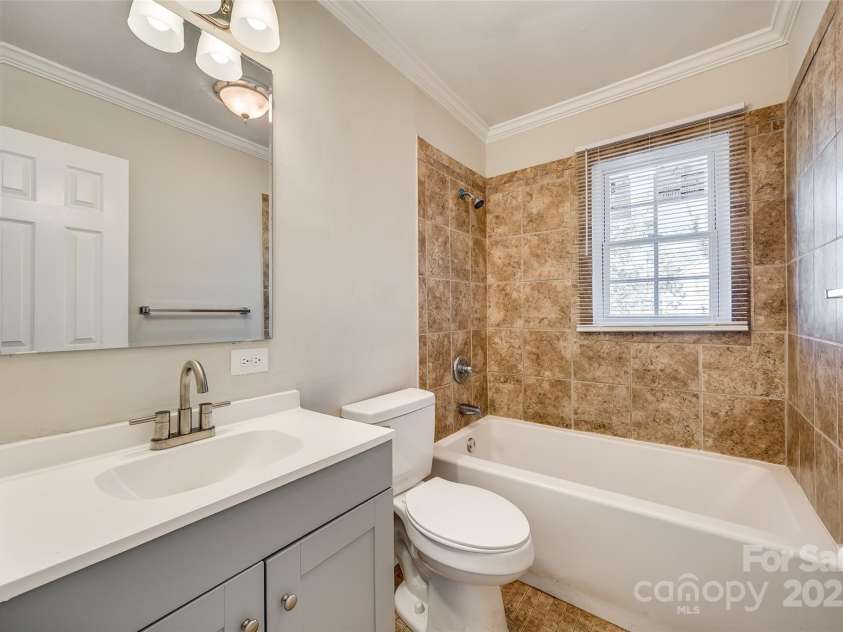 2123 Purser Drive, Charlotte, NC 28215.  MLS# CAR4227473, YatesRealty ID 7542. 