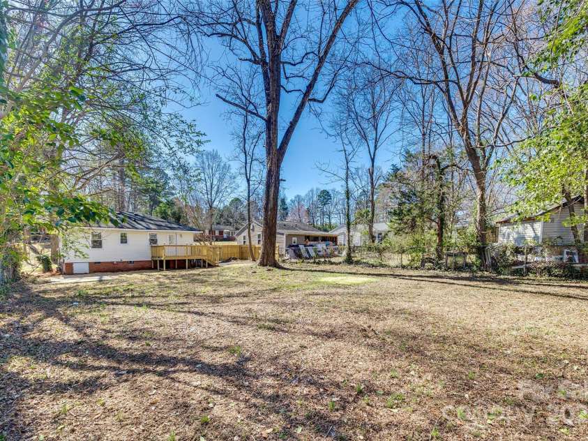 2123 Purser Drive, Charlotte, NC 28215.  MLS# CAR4227473, YatesRealty ID 7542. 