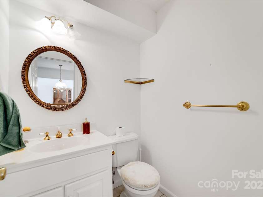 132 Mountain Circle, Franklin, NC 28734.  MLS# CAR4151960, YatesRealty ID 7543. 