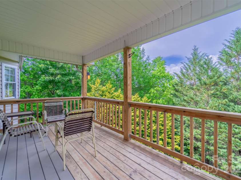 132 Mountain Circle, Franklin, NC 28734.  MLS# CAR4151960, YatesRealty ID 7543. 