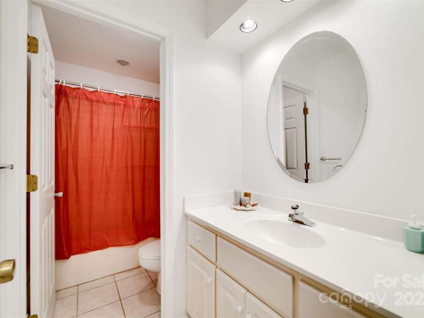 132 Mountain Circle, Franklin, NC 28734.  MLS# CAR4151960, YatesRealty ID 7543. 