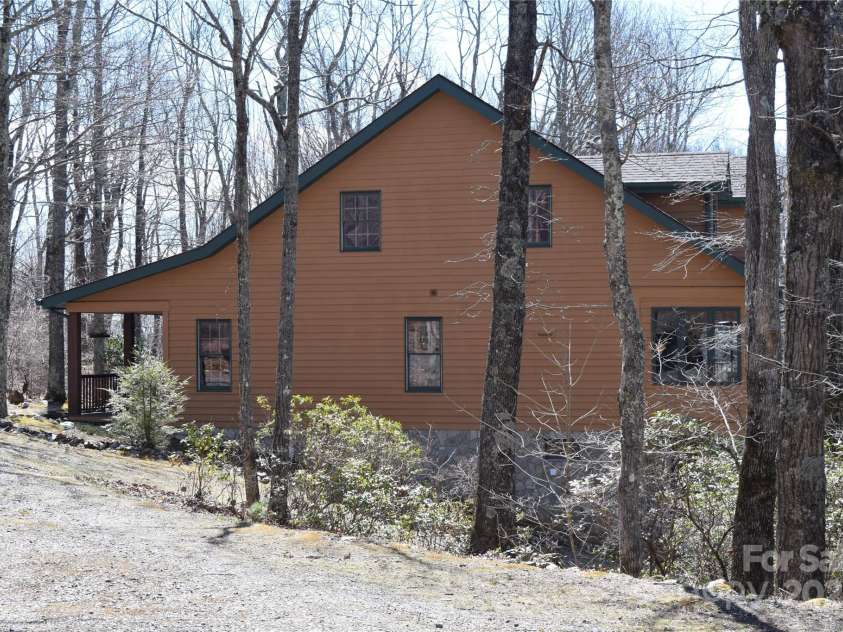 621 Firetower Road, Spruce Pine, NC 28777.  MLS# CAR4239673, YatesRealty ID 7544. 