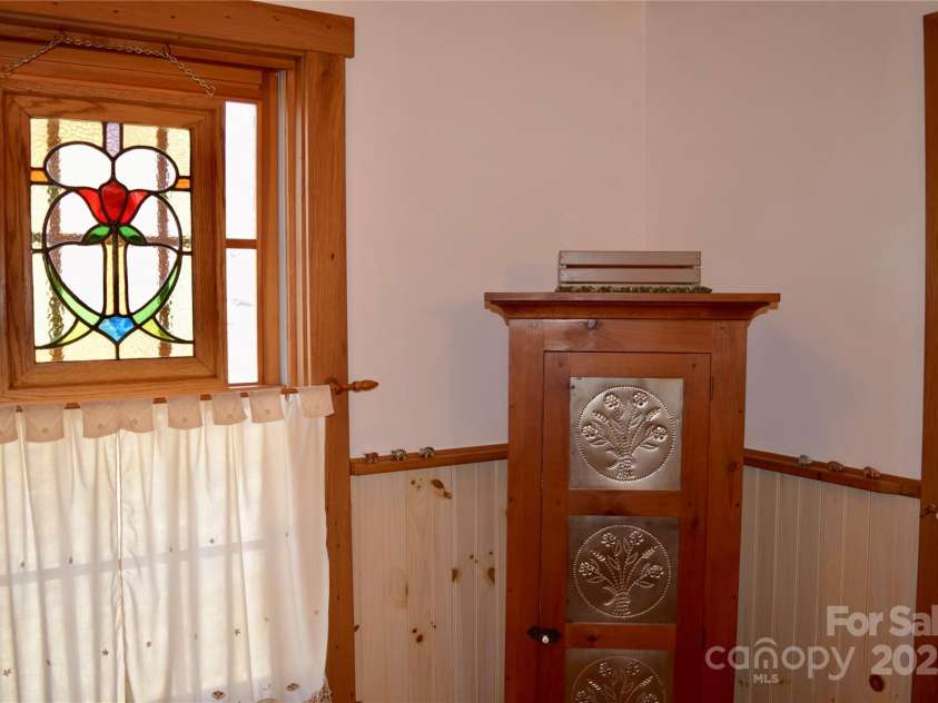 621 Firetower Road, Spruce Pine, NC 28777.  MLS# CAR4239673, YatesRealty ID 7544. Downstairs bathroom