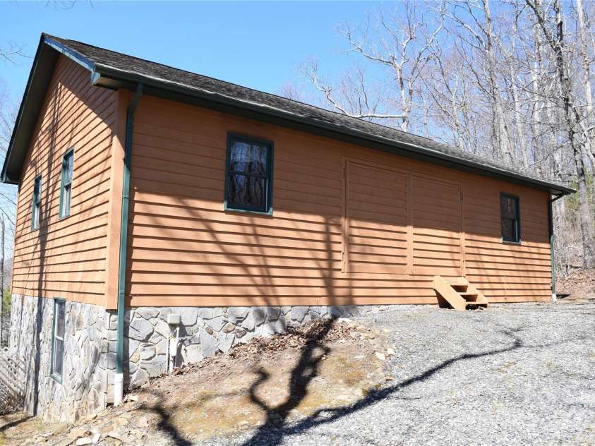 621 Firetower Road, Spruce Pine, NC 28777.  MLS# CAR4239673, YatesRealty ID 7544. Front of workshop