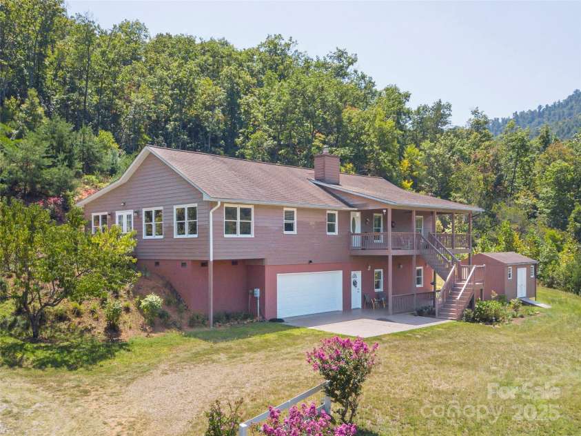 1120 Jacobs Branch Road, Franklin, NC 28734.  MLS# CAR4176894, YatesRealty ID 7545. 
