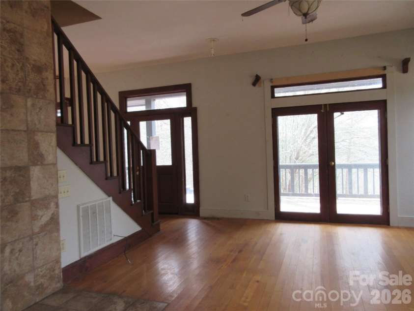 373 Shumont Road, Black Mountain, NC 28711.  MLS# CAR4357624, YatesRealty ID 7546. 