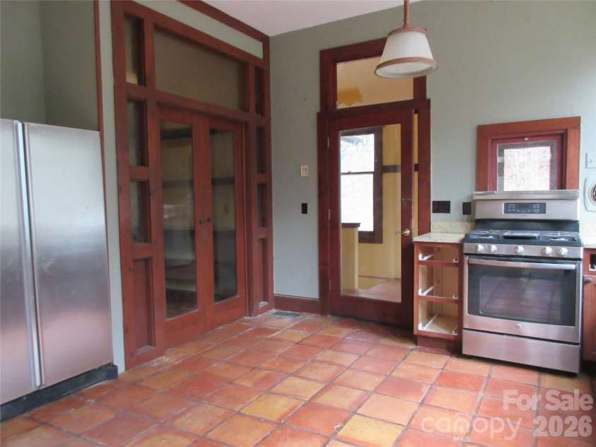 373 Shumont Road, Black Mountain, NC 28711.  MLS# CAR4357624, YatesRealty ID 7546. 