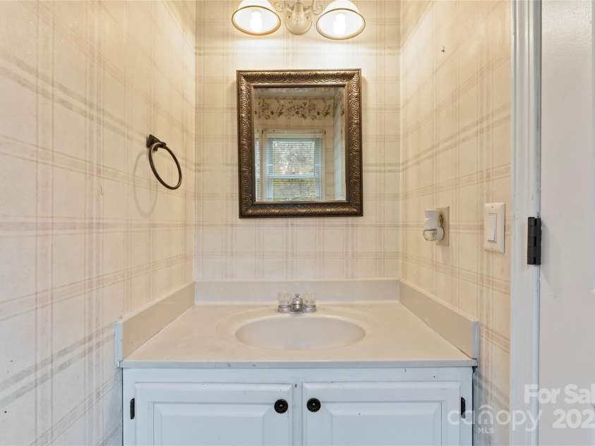 109 Windmill Road, Salisbury, NC 28147.  MLS# CAR4243556, YatesRealty ID 7547. 