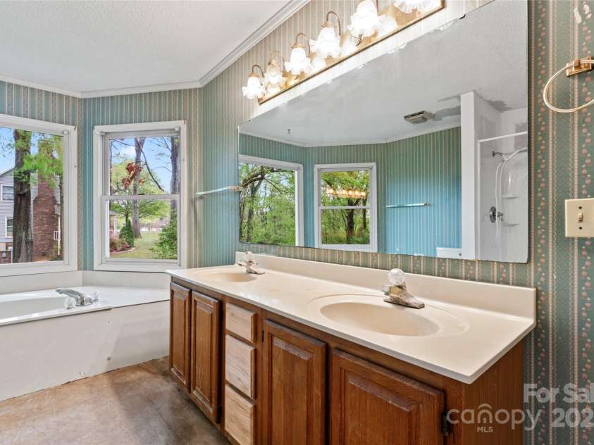 109 Windmill Road, Salisbury, NC 28147.  MLS# CAR4243556, YatesRealty ID 7547. 
