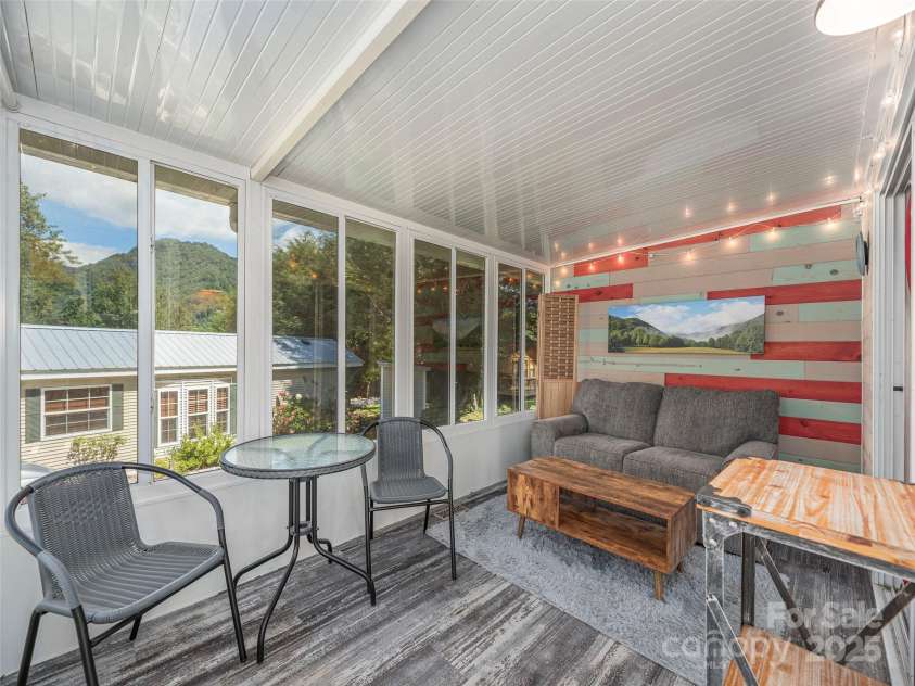 10 Valentine Drive, Maggie Valley, NC 28751.  MLS# CAR4297288, YatesRealty ID 7548. 