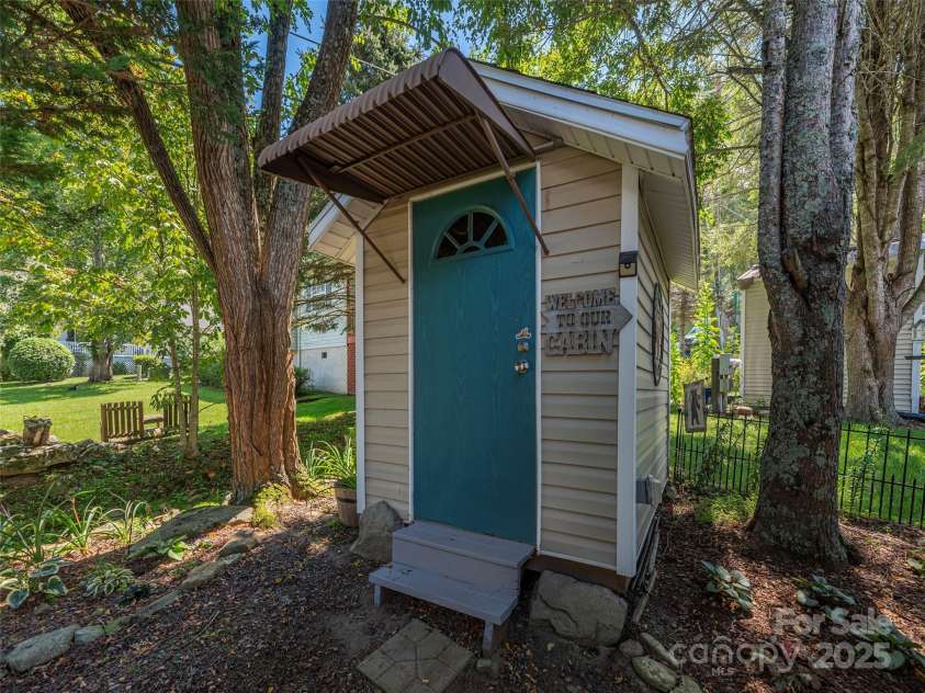 10 Valentine Drive, Maggie Valley, NC 28751.  MLS# CAR4297288, YatesRealty ID 7548. 