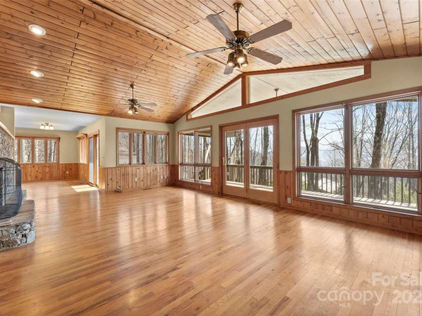 1 Sleepy Hollow Drive, Maggie Valley, NC 28751.  MLS# CAR4244763, YatesRealty ID 7549. 