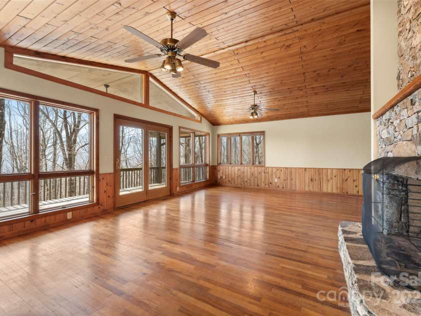 1 Sleepy Hollow Drive, Maggie Valley, NC 28751.  MLS# CAR4244763, YatesRealty ID 7549. 
