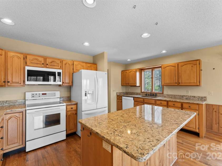 1 Sleepy Hollow Drive, Maggie Valley, NC 28751.  MLS# CAR4244763, YatesRealty ID 7549. 