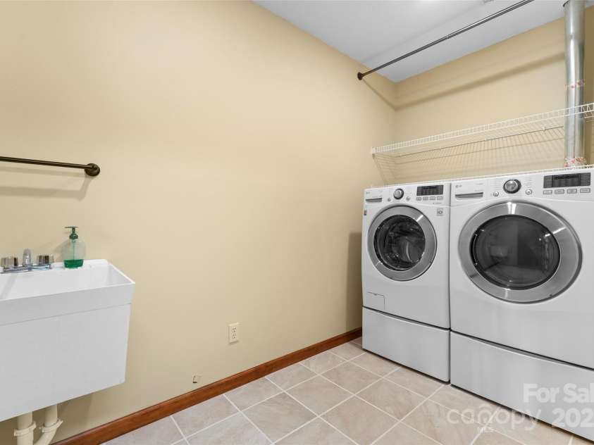 1 Sleepy Hollow Drive, Maggie Valley, NC 28751.  MLS# CAR4244763, YatesRealty ID 7549. 