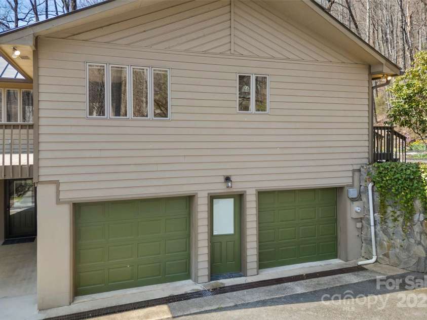 1 Sleepy Hollow Drive, Maggie Valley, NC 28751.  MLS# CAR4244763, YatesRealty ID 7549. 