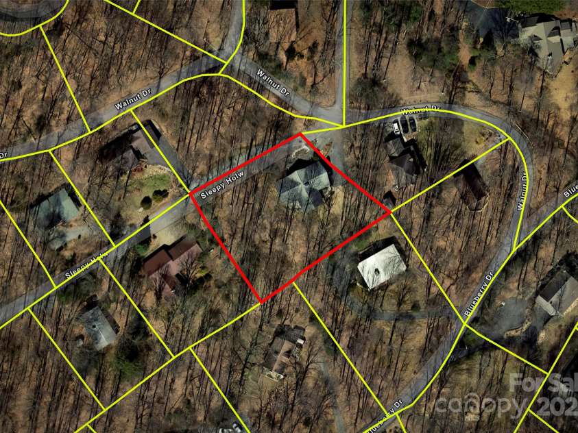 1 Sleepy Hollow Drive, Maggie Valley, NC 28751.  MLS# CAR4244763, YatesRealty ID 7549. 