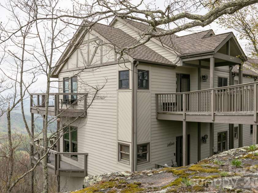 140 Slickrock Road, Burnsville, NC 28714.  MLS# CAR4255656, YatesRealty ID 7549. 