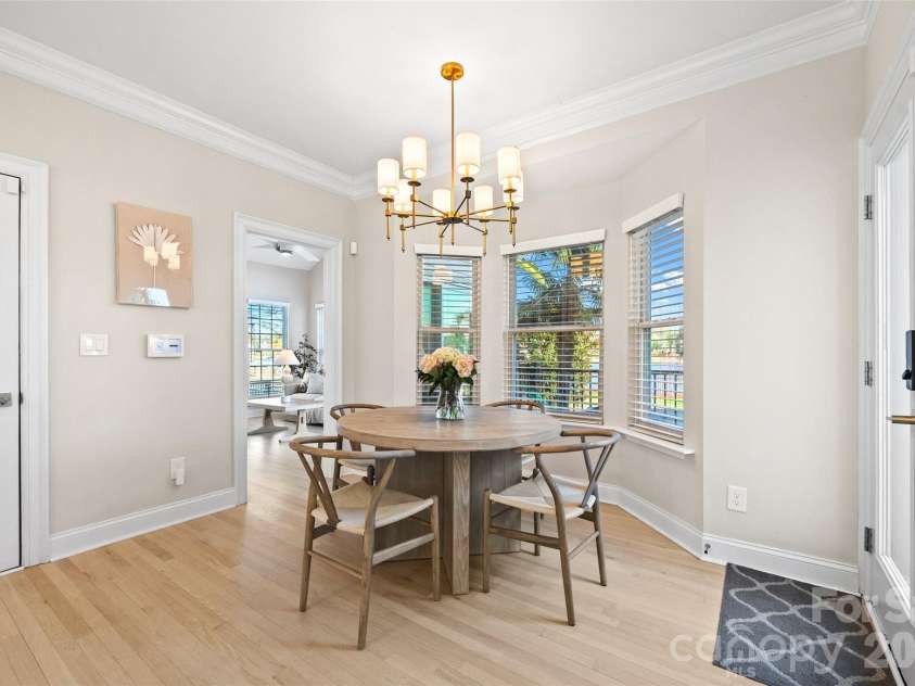 126 Chandeleur Drive, Mooresville, NC 28117.  MLS# CAR4346389, YatesRealty ID 7551. Bay window with great views of the lake