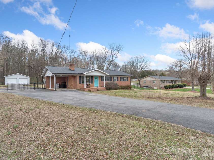 831 Rubens Road, Concord, NC 28027.  MLS# CAR4355812, YatesRealty ID 7551. 