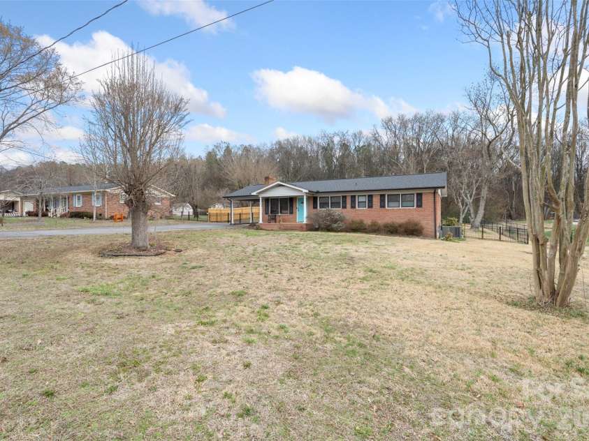 831 Rubens Road, Concord, NC 28027.  MLS# CAR4355812, YatesRealty ID 7551. 