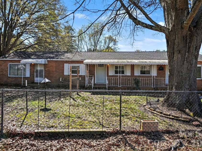 139 Blackburn Drive, Grover, NC 28073.  MLS# CAR4350771, YatesRealty ID 7552. 