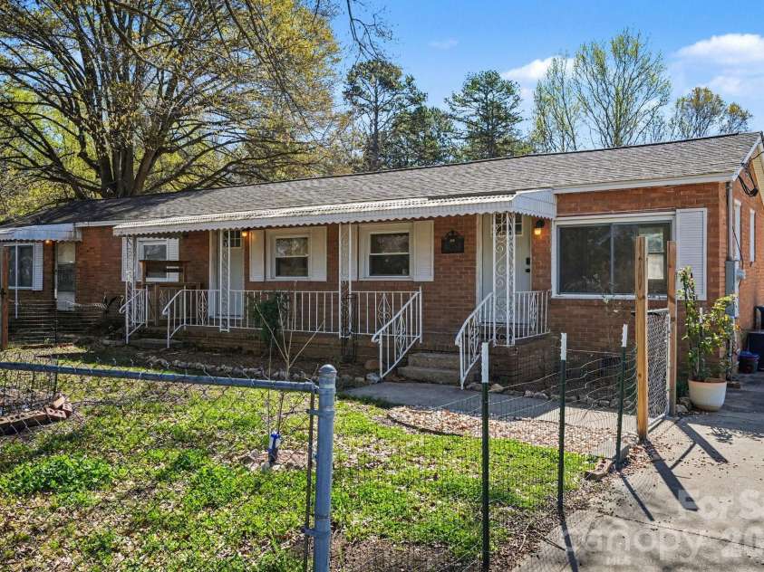 139 Blackburn Drive, Grover, NC 28073.  MLS# CAR4350771, YatesRealty ID 7552. 