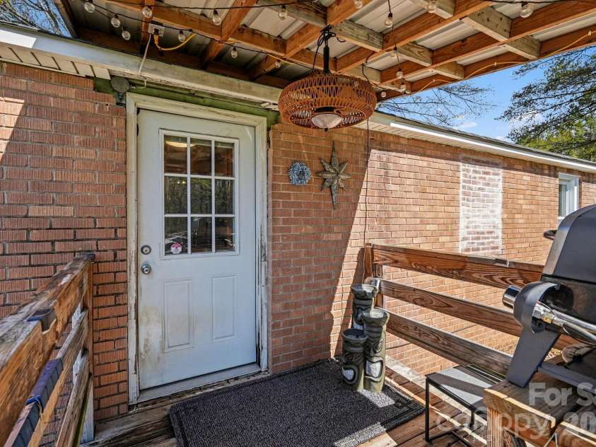 139 Blackburn Drive, Grover, NC 28073.  MLS# CAR4350771, YatesRealty ID 7552. 