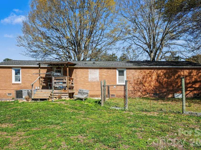 139 Blackburn Drive, Grover, NC 28073.  MLS# CAR4350771, YatesRealty ID 7552. 