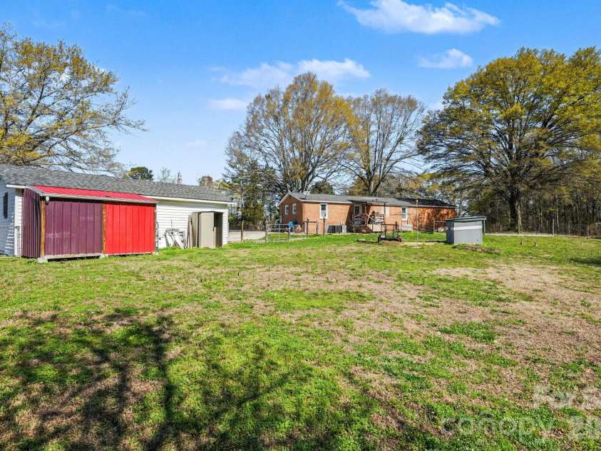 139 Blackburn Drive, Grover, NC 28073.  MLS# CAR4350771, YatesRealty ID 7552. 
