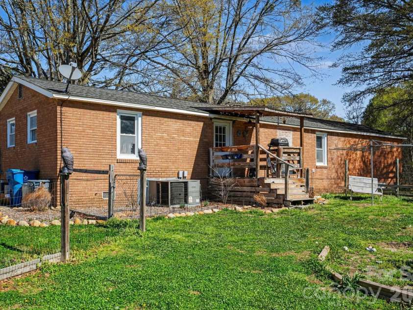 139 Blackburn Drive, Grover, NC 28073.  MLS# CAR4350771, YatesRealty ID 7552. 