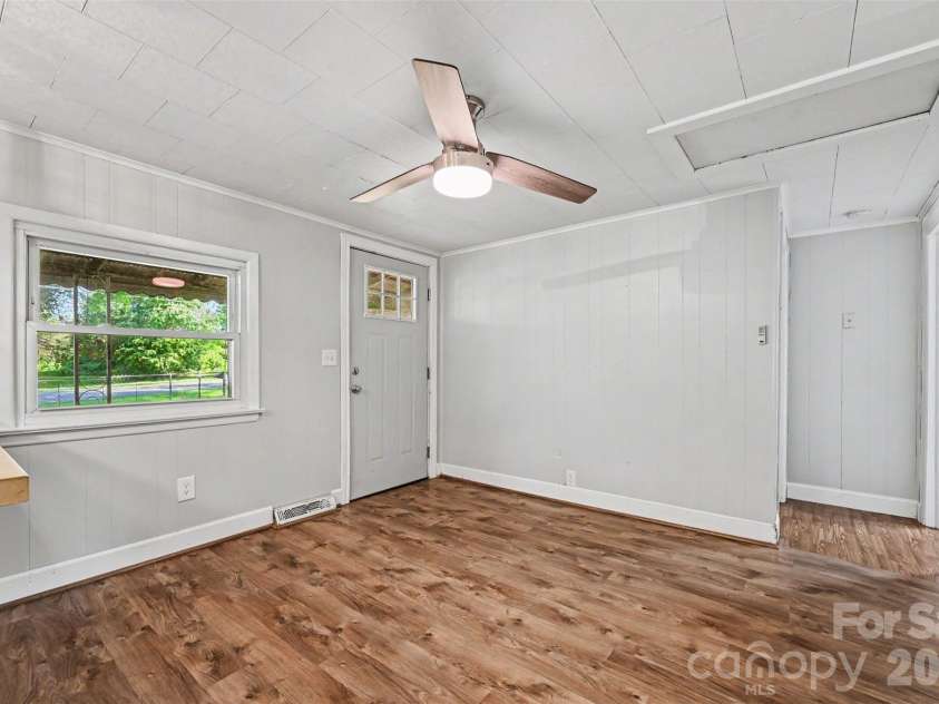 139 Blackburn Drive, Grover, NC 28073.  MLS# CAR4350771, YatesRealty ID 7552. 