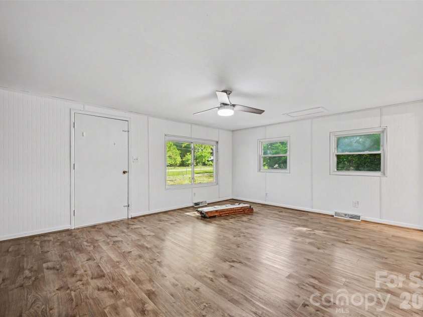 139 Blackburn Drive, Grover, NC 28073.  MLS# CAR4350771, YatesRealty ID 7552. 