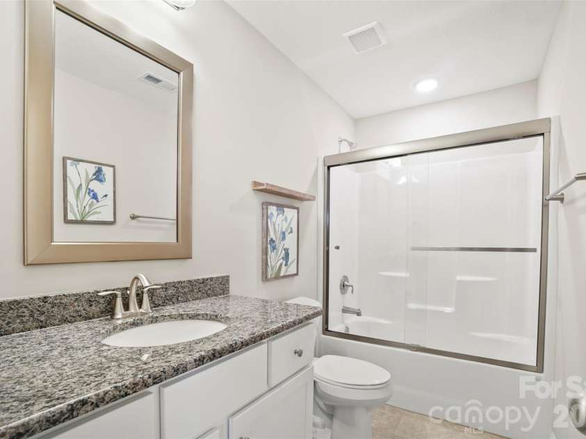 11249 Island VIew Lane, Lancaster, SC 29720.  MLS# CAR4333365, YatesRealty ID 7553. 2nd bath fog less mirror