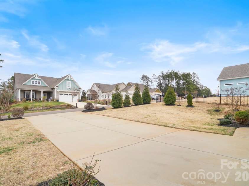 11249 Island VIew Lane, Lancaster, SC 29720.  MLS# CAR4333365, YatesRealty ID 7553. 4-6 car driveway