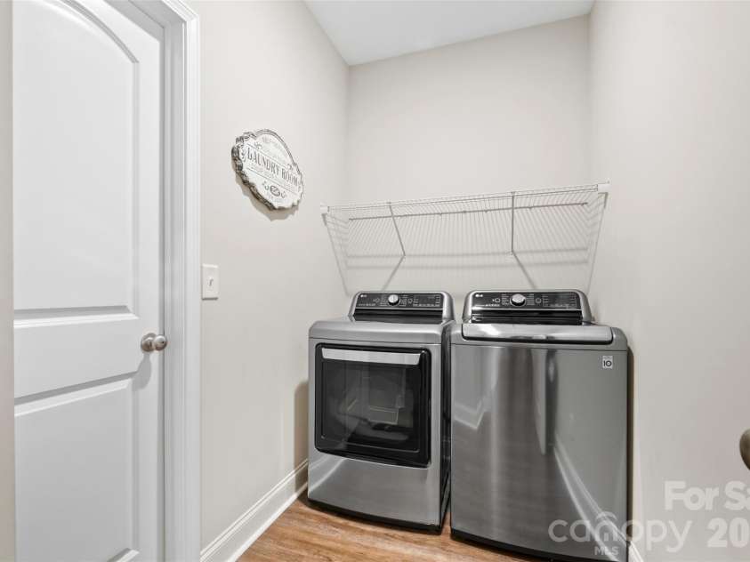11249 Island VIew Lane, Lancaster, SC 29720.  MLS# CAR4333365, YatesRealty ID 7553. Laundry rm off Primary suite