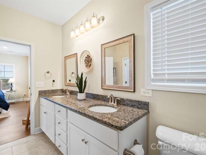 11249 Island VIew Lane, Lancaster, SC 29720.  MLS# CAR4333365, YatesRealty ID 7553. Primary ensuite
