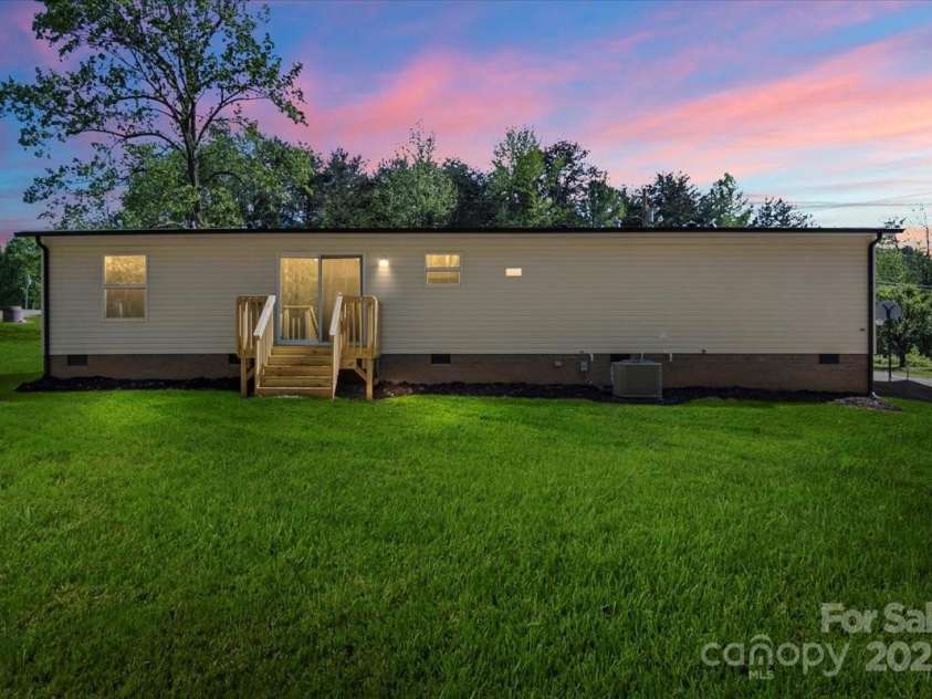 1649 Cloudburst Circle, Lincolnton, NC 28092.  MLS# CAR4246502, YatesRealty ID 7554. 