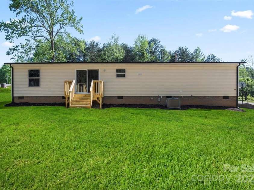 1649 Cloudburst Circle, Lincolnton, NC 28092.  MLS# CAR4246502, YatesRealty ID 7554. 