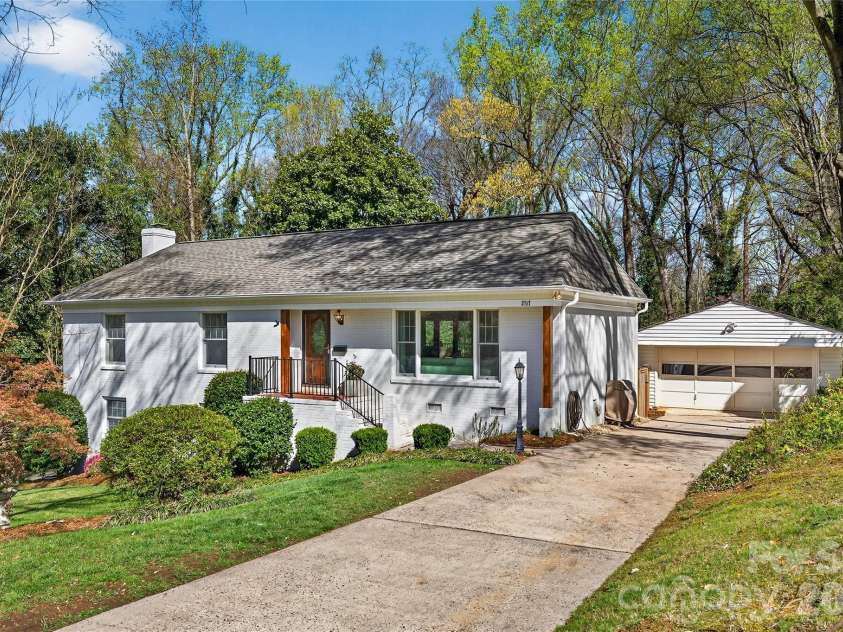 3717 Riverbend Road, Charlotte, NC 28210.  MLS# CAR4358189, YatesRealty ID 7554. 