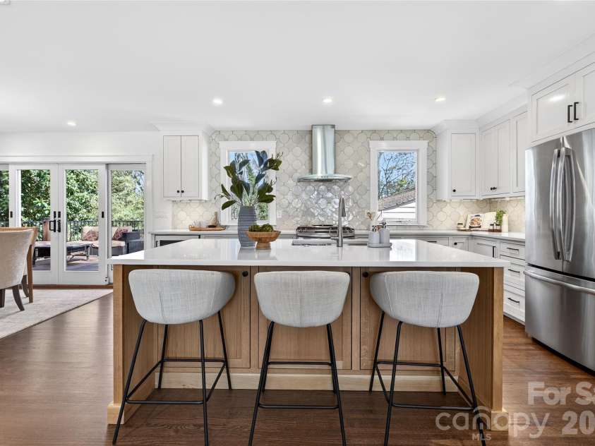 3717 Riverbend Road, Charlotte, NC 28210.  MLS# CAR4358189, YatesRealty ID 7554. 