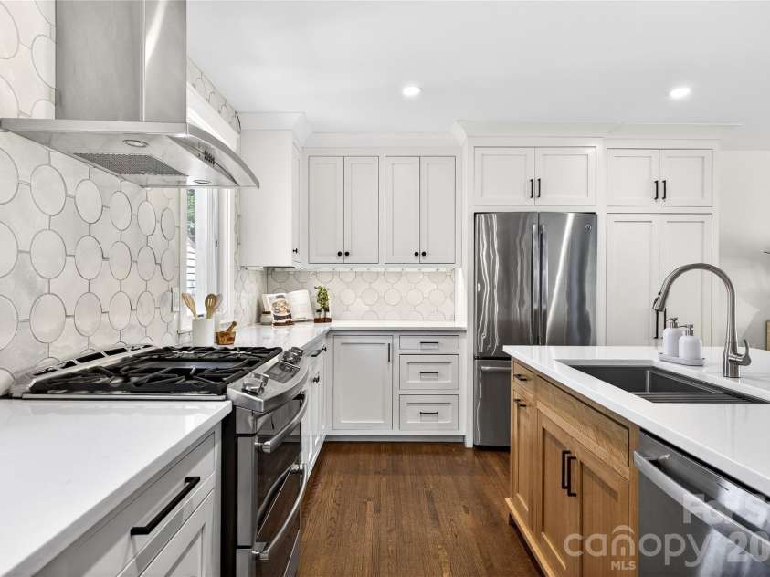 3717 Riverbend Road, Charlotte, NC 28210.  MLS# CAR4358189, YatesRealty ID 7554. 