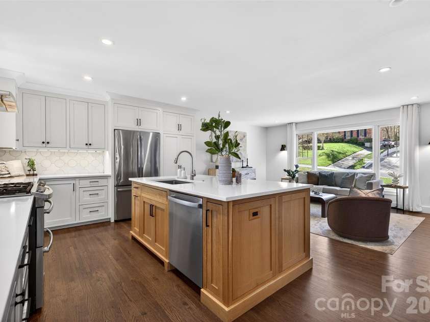 3717 Riverbend Road, Charlotte, NC 28210.  MLS# CAR4358189, YatesRealty ID 7554. 